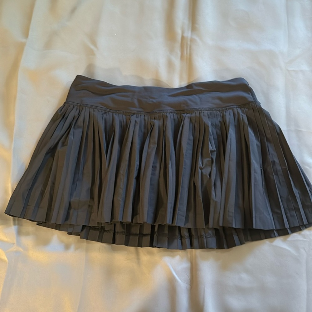 Lululemon pleated skort, black, size 8